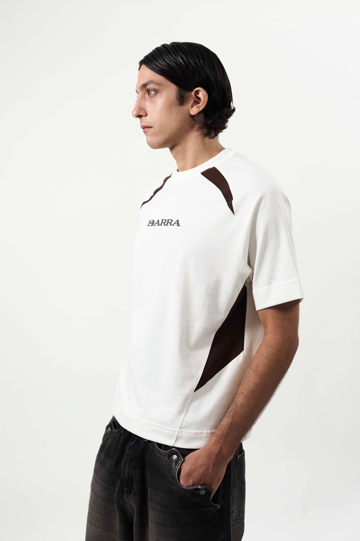 Camiseta Recortada "BARRA REMIX" Off White