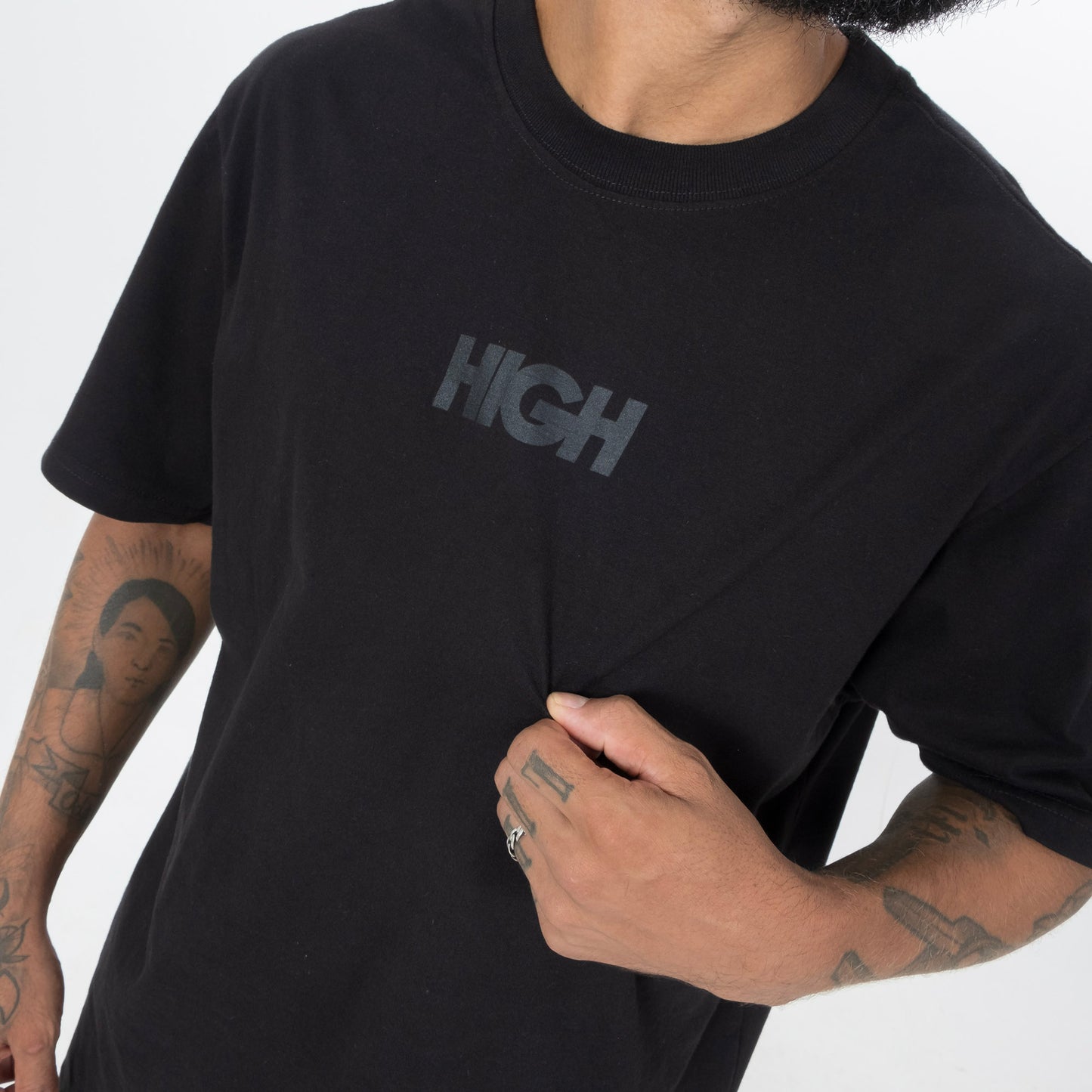 HIGH - Camiseta Tonal Logo Black
