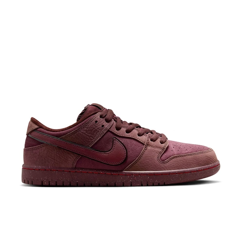Tênis NIKE SB Dunk Low "City Of Love" Vinho
