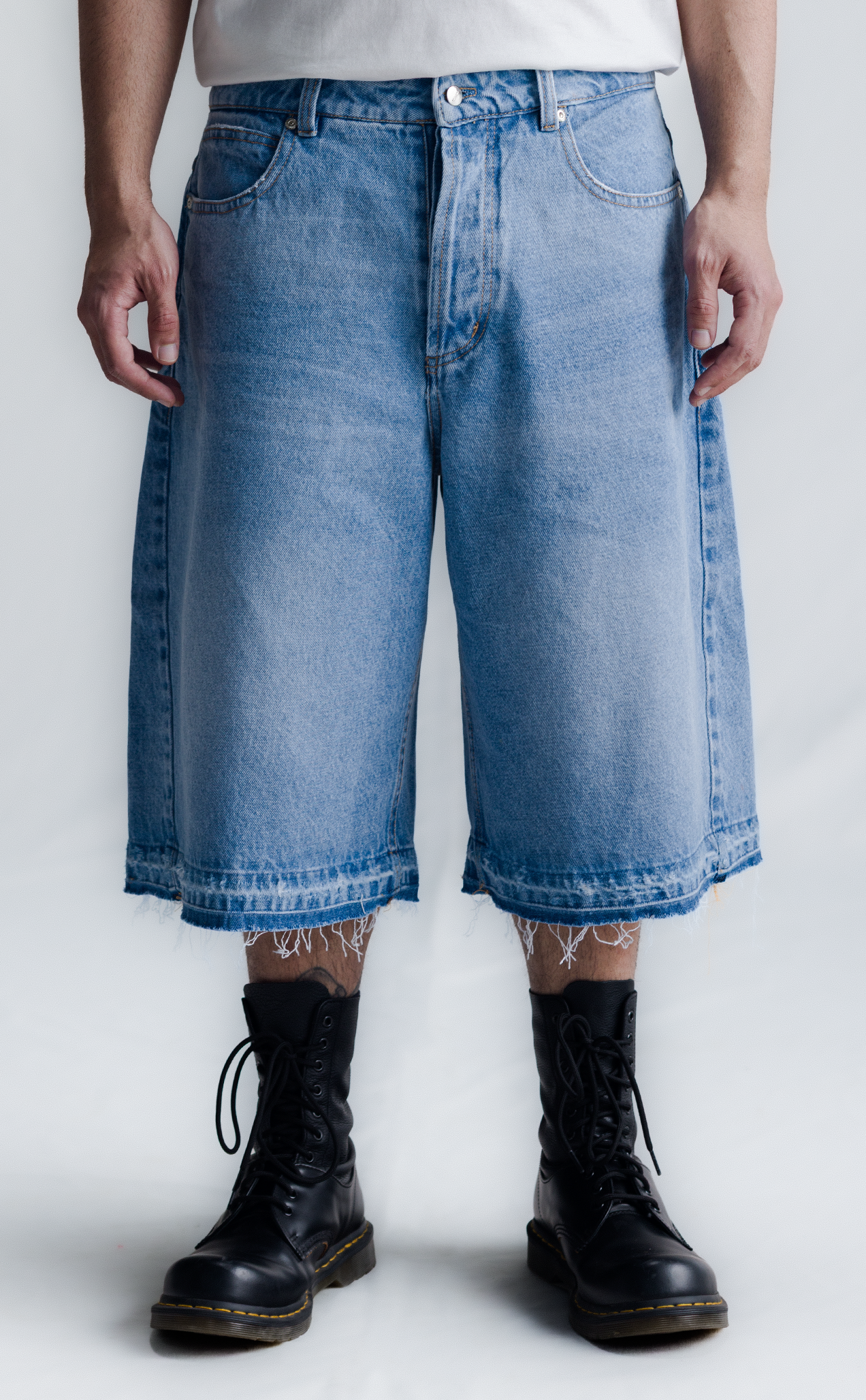 Short QUADRO Side Dart Denim Super Baggy Baby Blue