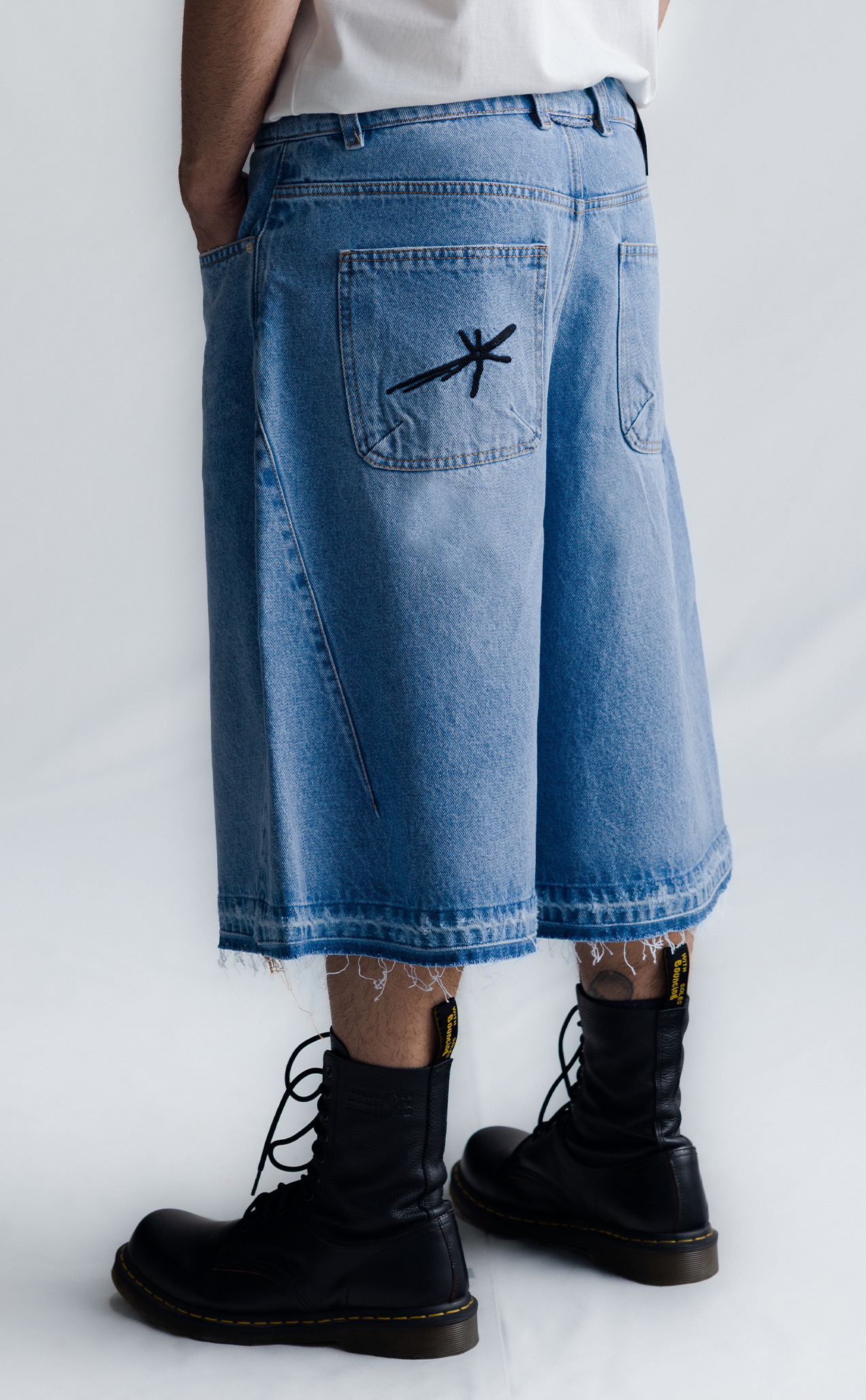 Short QUADRO Side Dart Denim Super Baggy Baby Blue