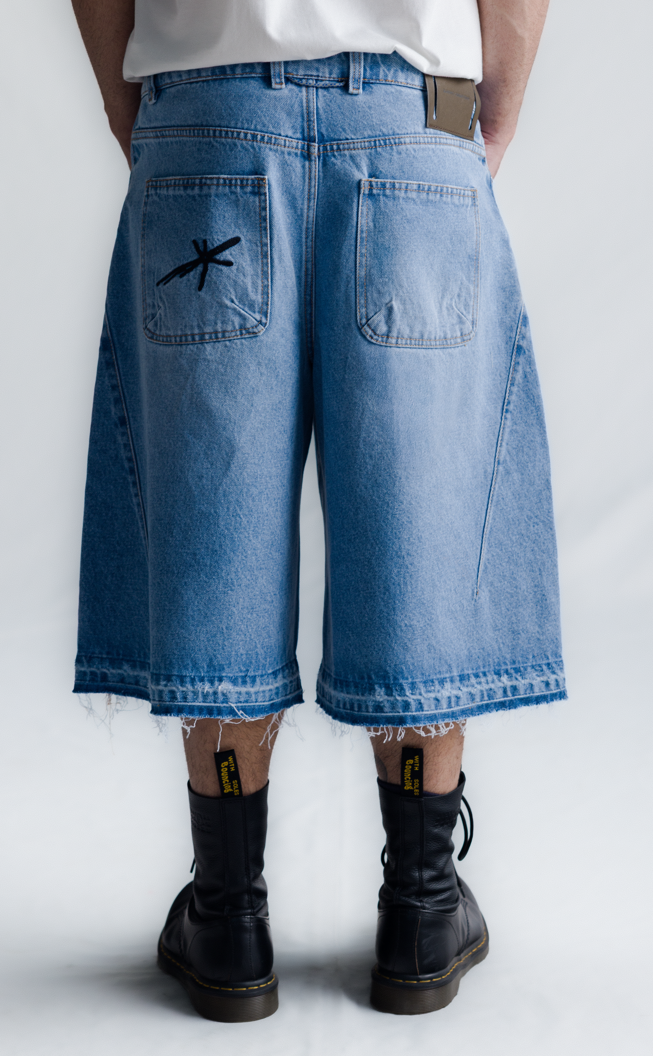 Short QUADRO Side Dart Denim Super Baggy Baby Blue