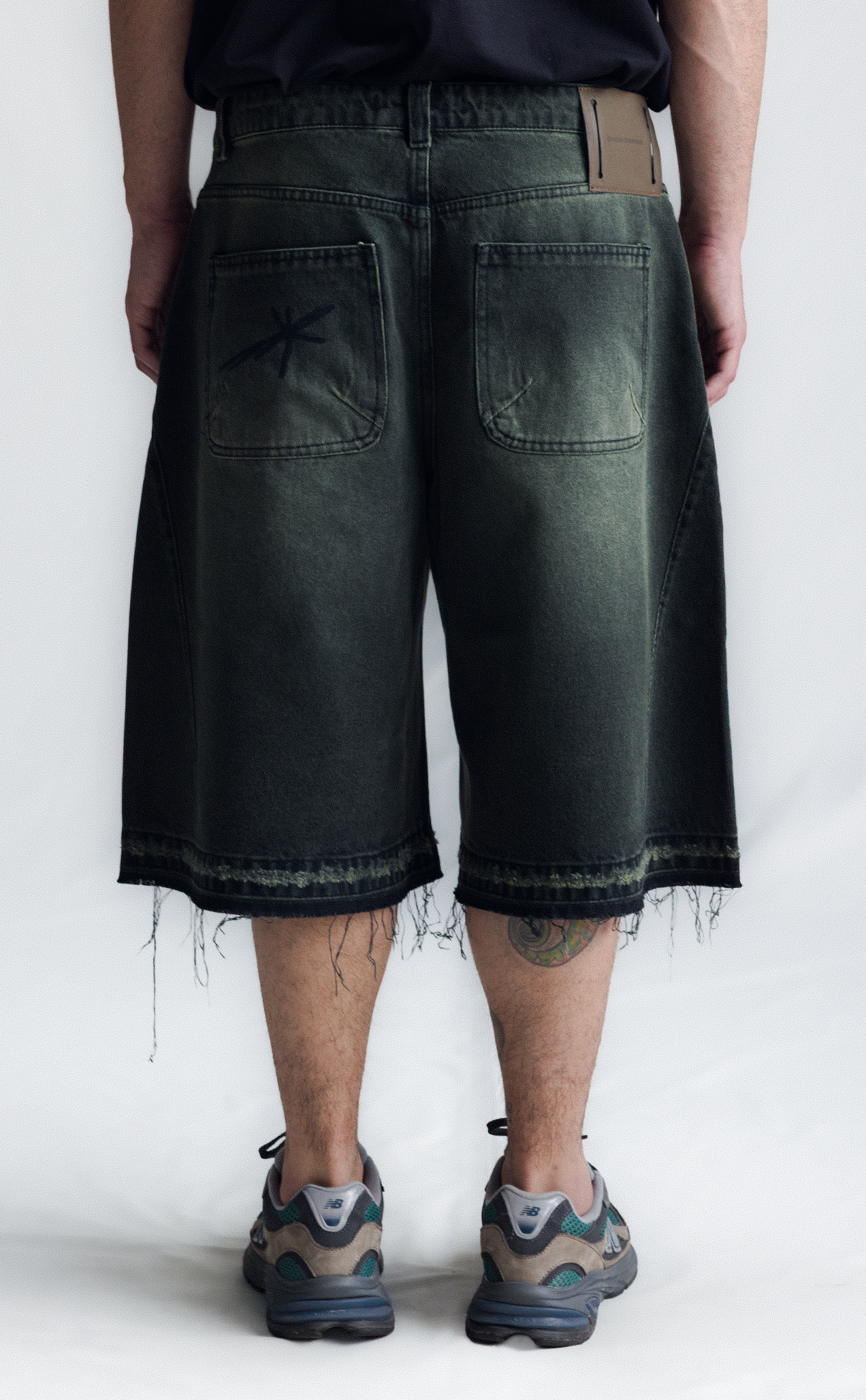Short QUADRO Side Dart Denim Super Baggy Acid Black