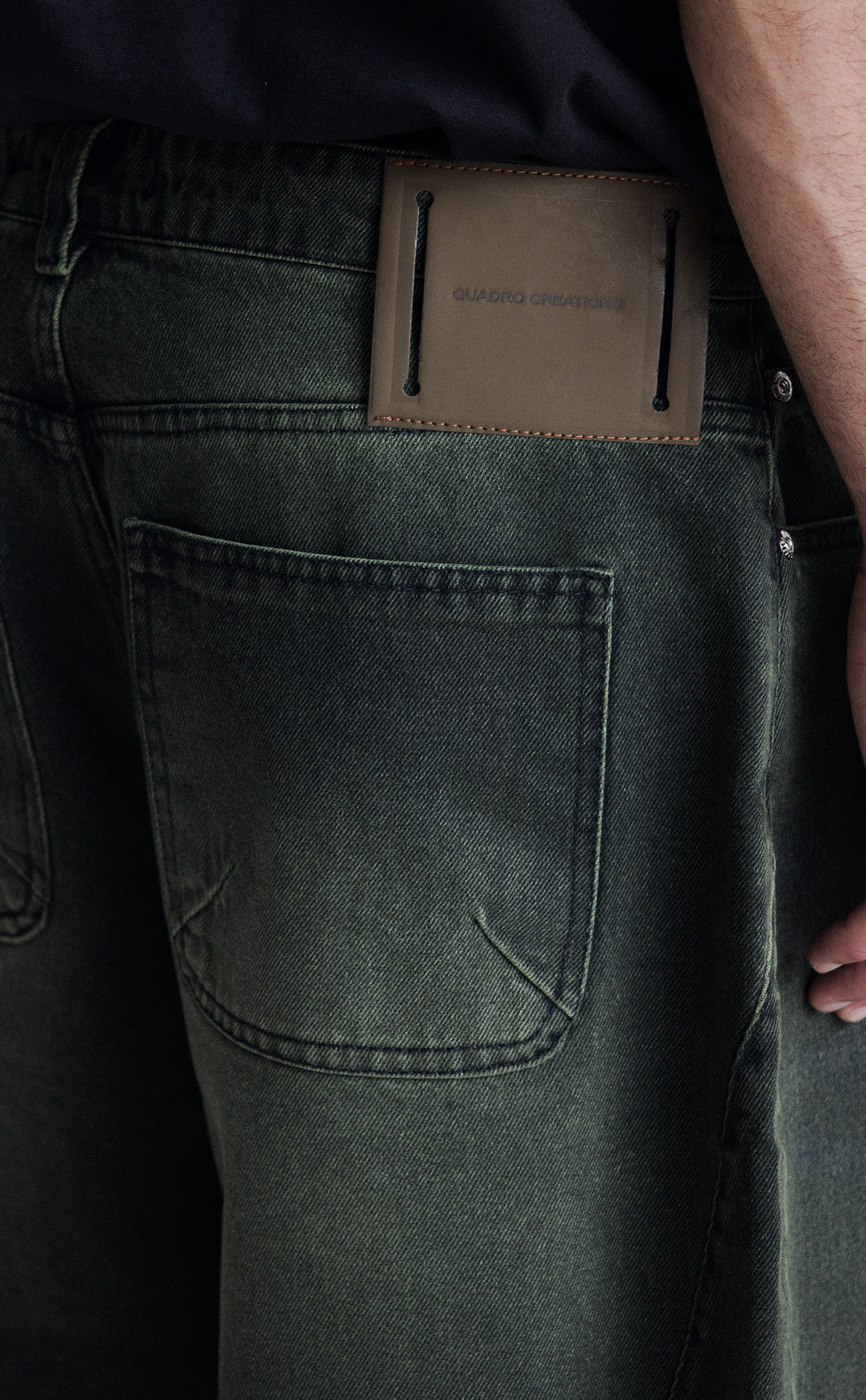 Short QUADRO Side Dart Denim Super Baggy Acid Black