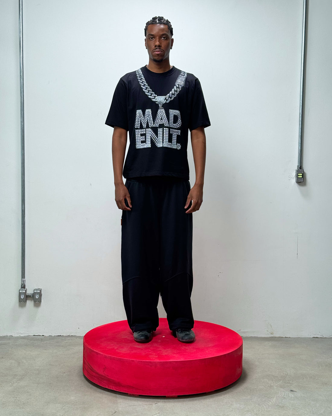 Camiseta MAD Correntão Preta